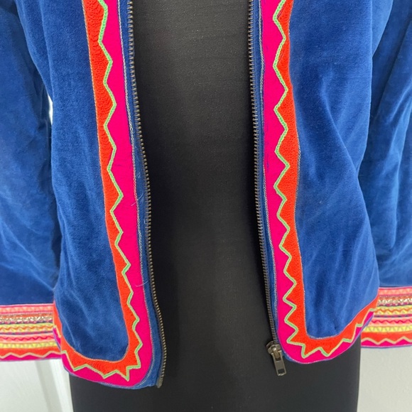 America & Beyond Women’s Pink Blue Embroidered Aztec Pattern Velvet Jacket Sz XS - Picture 3 of 11